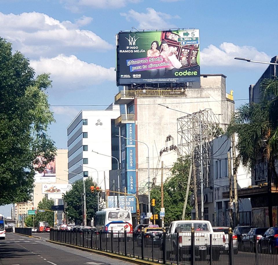 Gran Formato en Ramos Mejía - Av. Rivadavia 13.500