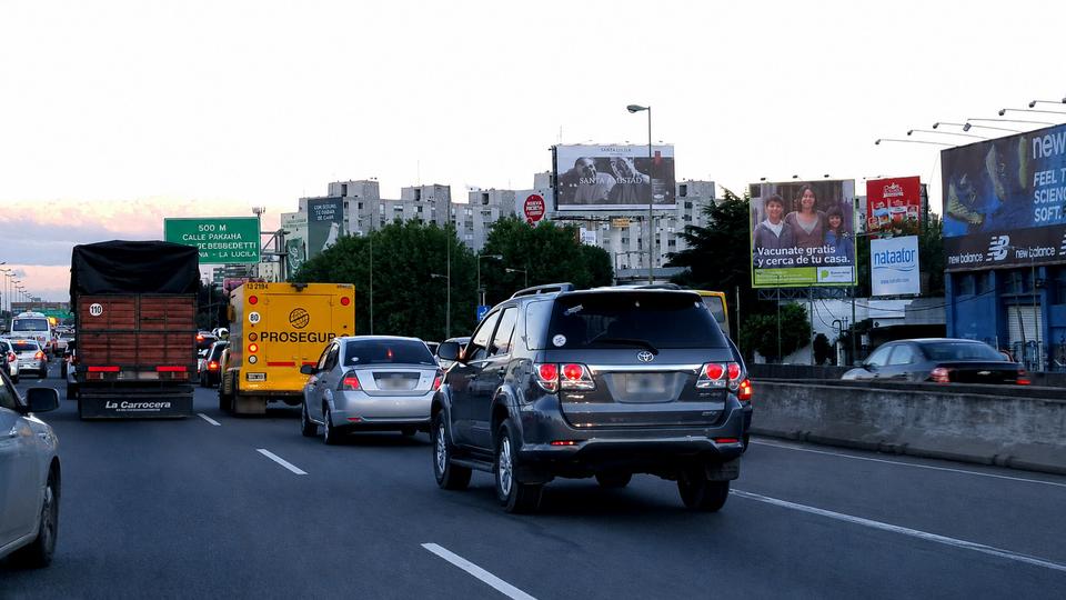 Gran Formato en San Isidro - Panamericana salida Paraná, frente a Unicenter