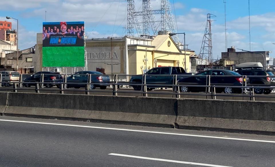 Digital en 3 de Febrero - Av. Rivadavia y Av. Gral. Paz